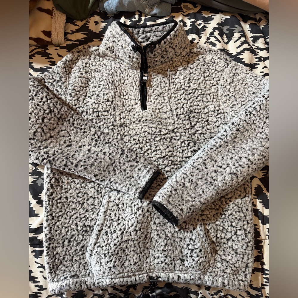 Vs fleece pull over